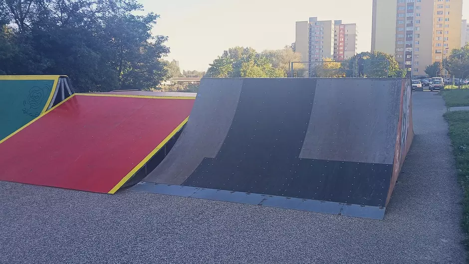 Opravený funbox v skateparku